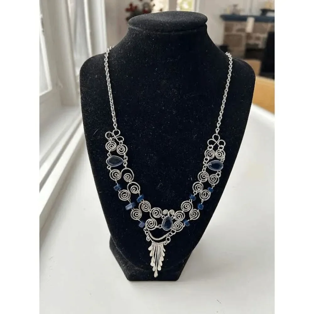 Elegant Wire Work Necklace